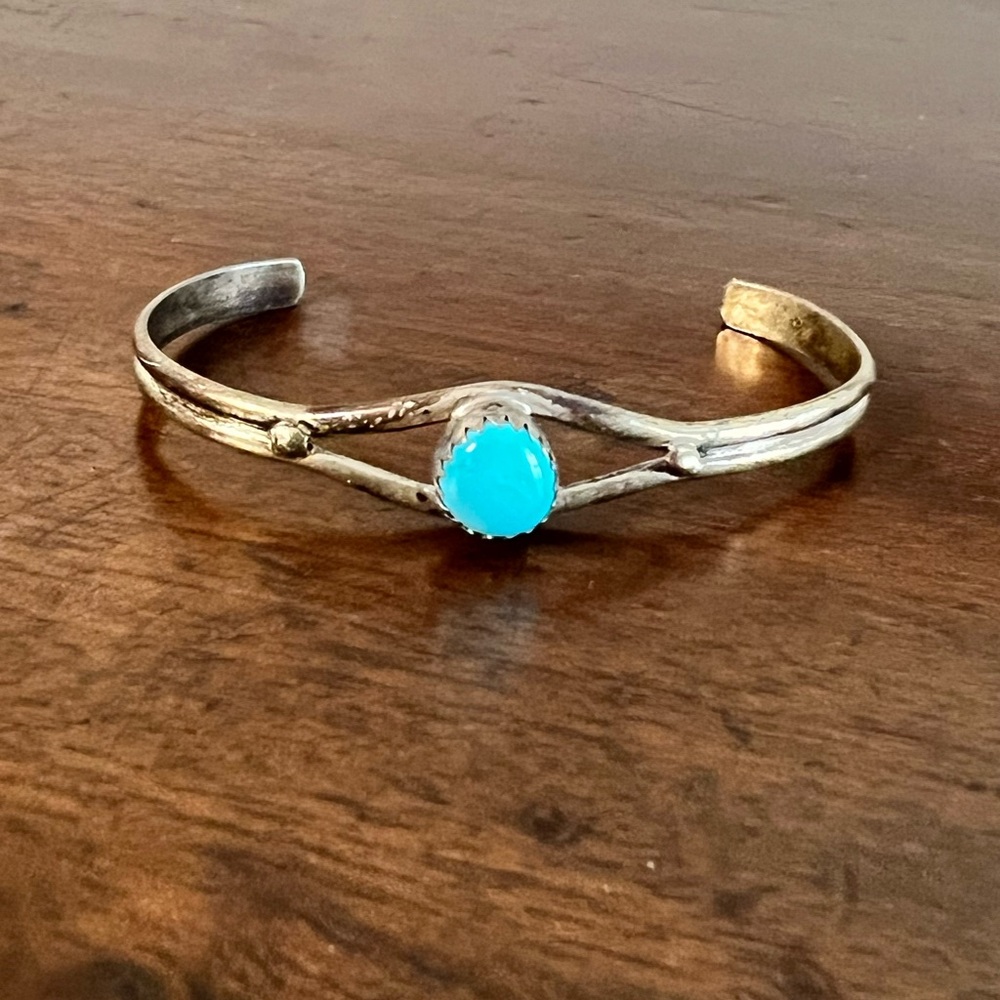 ⭐️Host Pick⭐️ Vintage Baby Silver & turquoise bracelet